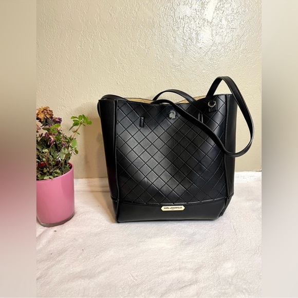 Karl Lagerfeld convertible Purse + Wrislet - Picture 8 of 8